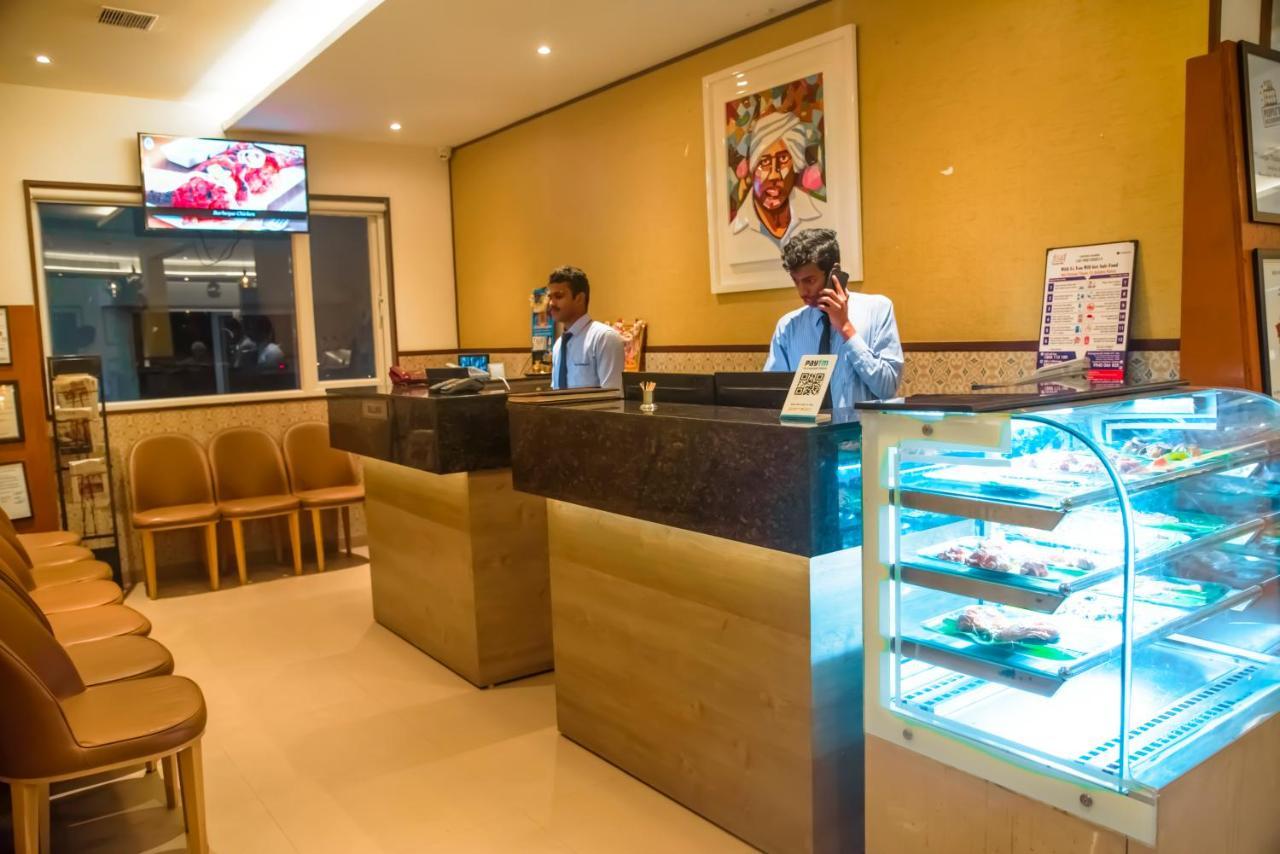 Hotel Annamalai Bahur Bagian luar foto