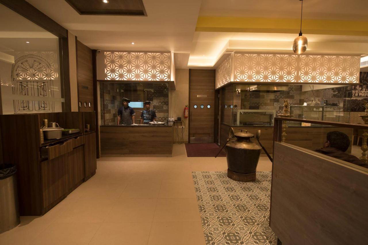 Hotel Annamalai Bahur Bagian luar foto